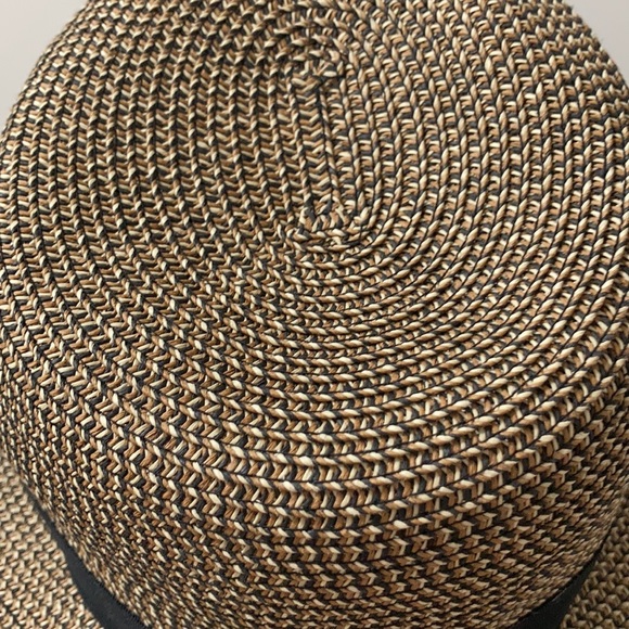 Woven straw hat,black ribbon trim,NEW, adjustable - Picture 4 of 6
